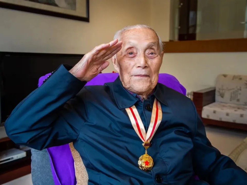 张力雄：111岁辞世的开国少将，听毛主席的嘱托踏上长征路